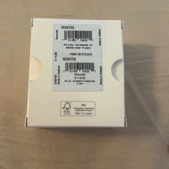 Swarovski pendant necklace with box - Picture 5 of 5